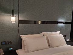 -万泊酒店(长沙五一广场国金中心店)