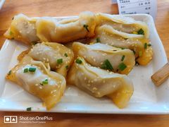 牛肉鍋貼-小姜锅贴(凤凰街店)