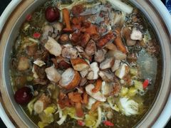 -东巴谷野生菌火锅餐厅