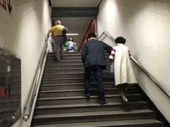 -上海体育馆(地铁站)