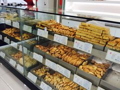 面包甜点陈列柜-上海哈尔滨食品厂(淮海中路店)