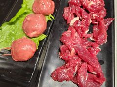 -牛里牛气· 榴莲海鲜鲜牛肉自助火锅·烤肉(华南城店)
