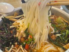 -丽丽三鲜螺蛳粉(田林路店)