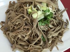 -溢心园香河肉饼总店