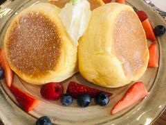 莓果奶油芝士舒芙蕾松饼-UPPER KITCHEN(延安路店)