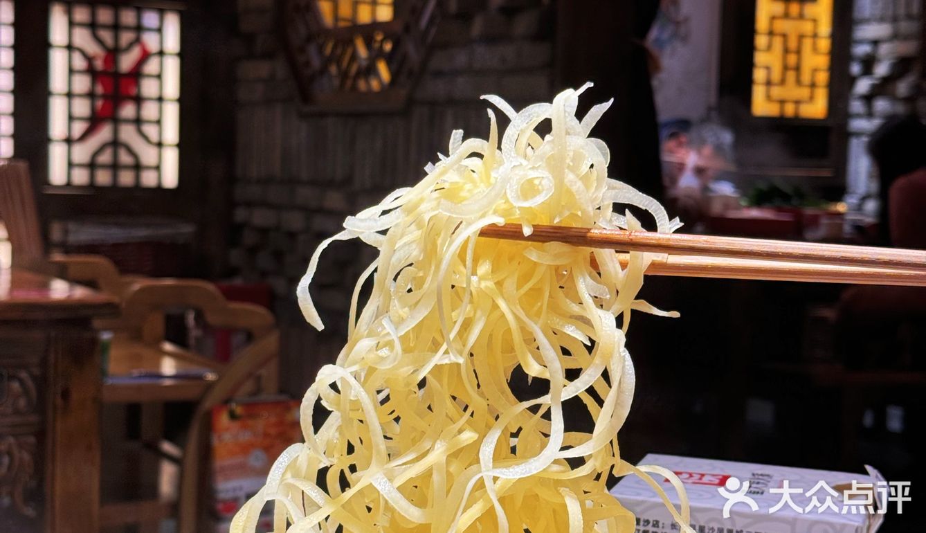 ヾ(´∀｀)ﾉ江湖味道，蜀韵风情：麻辣鲜香的川味火锅🥘蜀大侠