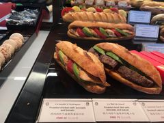 烤鸡肉牛油果和番茄三明治-Salon de The de Joel Robuchon(外滩18号店)