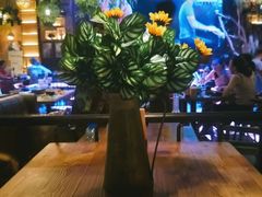 -临界音乐酒馆·小龙虾·江湖菜(华熙LIVE·鱼洞店)
