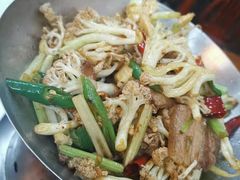 -九妹农家大铁锅东北菜(江湾店)