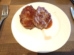-大中华希尔顿酒店-念自助餐·嗨啤·小龙虾