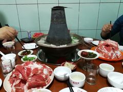 -洞庭洲·防空洞火锅·烧烤·铜锅涮肉(新百广场店)