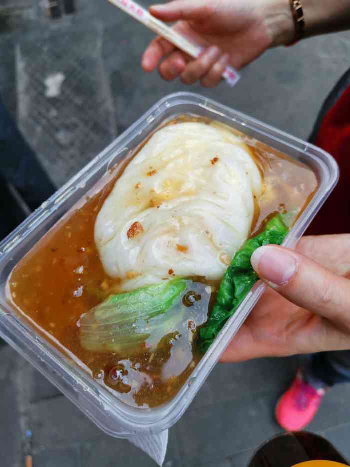 普宁流沙肠粉-"位置在米兰花酒店隔壁小巷子里,要拐进去挺.