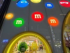 -m豆巧克力世界(上海世茂广场店)