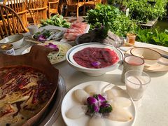 -墨居上隐·院子里火锅(峨眉店)
