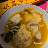 临时决定去的店,一进门看见店内的装修,脚步开始沉重