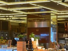 -大中华希尔顿酒店-念自助餐·嗨啤·小龙虾