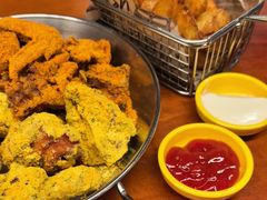 -BHC炸鸡(明洞总店)