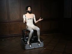 -Nathalie Djurberg与Hans Berg“牛皮纸包裹的月亮”-Prada荣宅当季展览