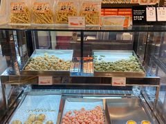 面包甜点陈列柜-黄远堂凤梨酥·伴手礼(中山路六店)