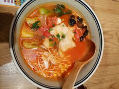 版纳番茄酸汤鱼米线-刀小蛮半只鸡过桥米线(家乐福四元桥店)