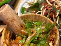 -云海肴·汽锅鸡·云南菜(天山百盛优客店)