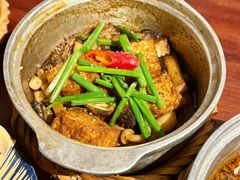 -Cuc Gach Quan Restaurant