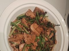 荆芥烧信阳地锅豆腐-阿五黄河大鲤鱼(英协路店)