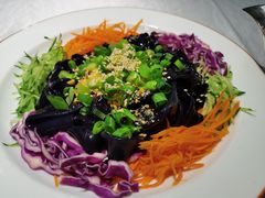 特色麻酱黑粉皮-玉玲珑(陆家嘴店)