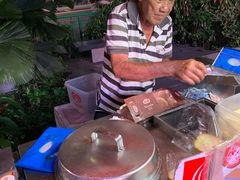 -詹爷爷乌节路街头冰淇淋