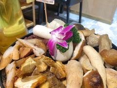-一朵菌·野生菌探索家火锅(南亚店)