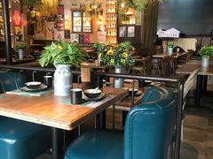 大堂-临界音乐酒馆·小龙虾·江湖菜(华熙LIVE·鱼洞店)