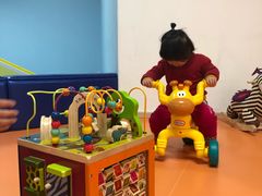 -小门牙好性格托育(北外滩中心)