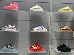 -UGG(燕莎奥特莱斯购物中心店)