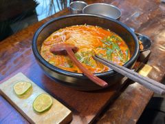 -银米·云南传统过桥米线(双廊黑金冠店)