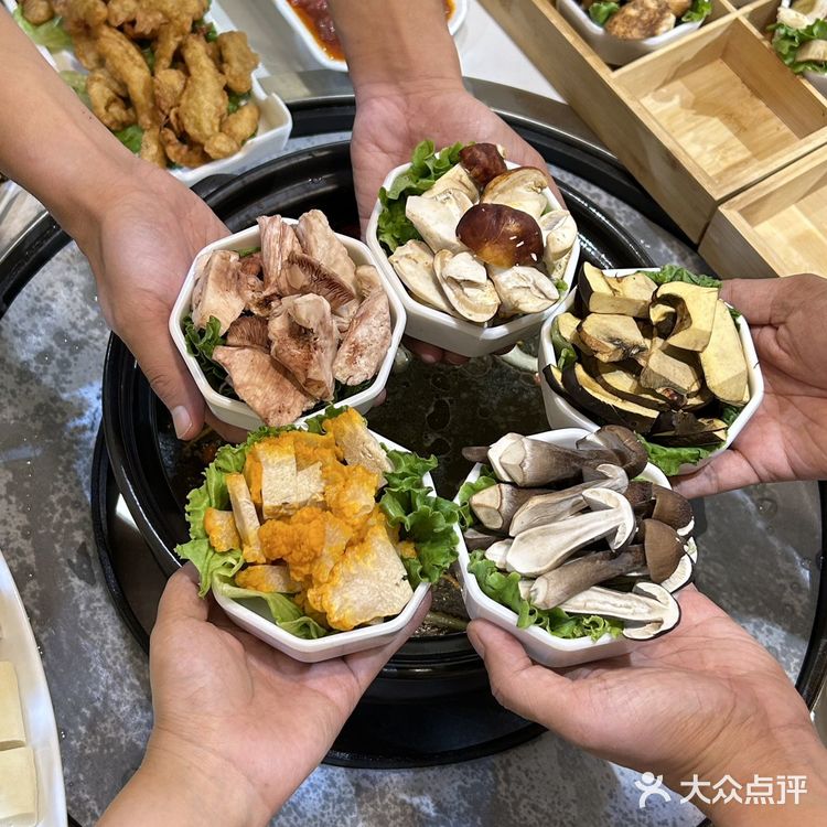 艾特你的饭搭子请你吃 好吃上瘾的火锅店推荐