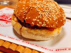 薯条汉堡-悠航SLOWBOAT(三里屯店)