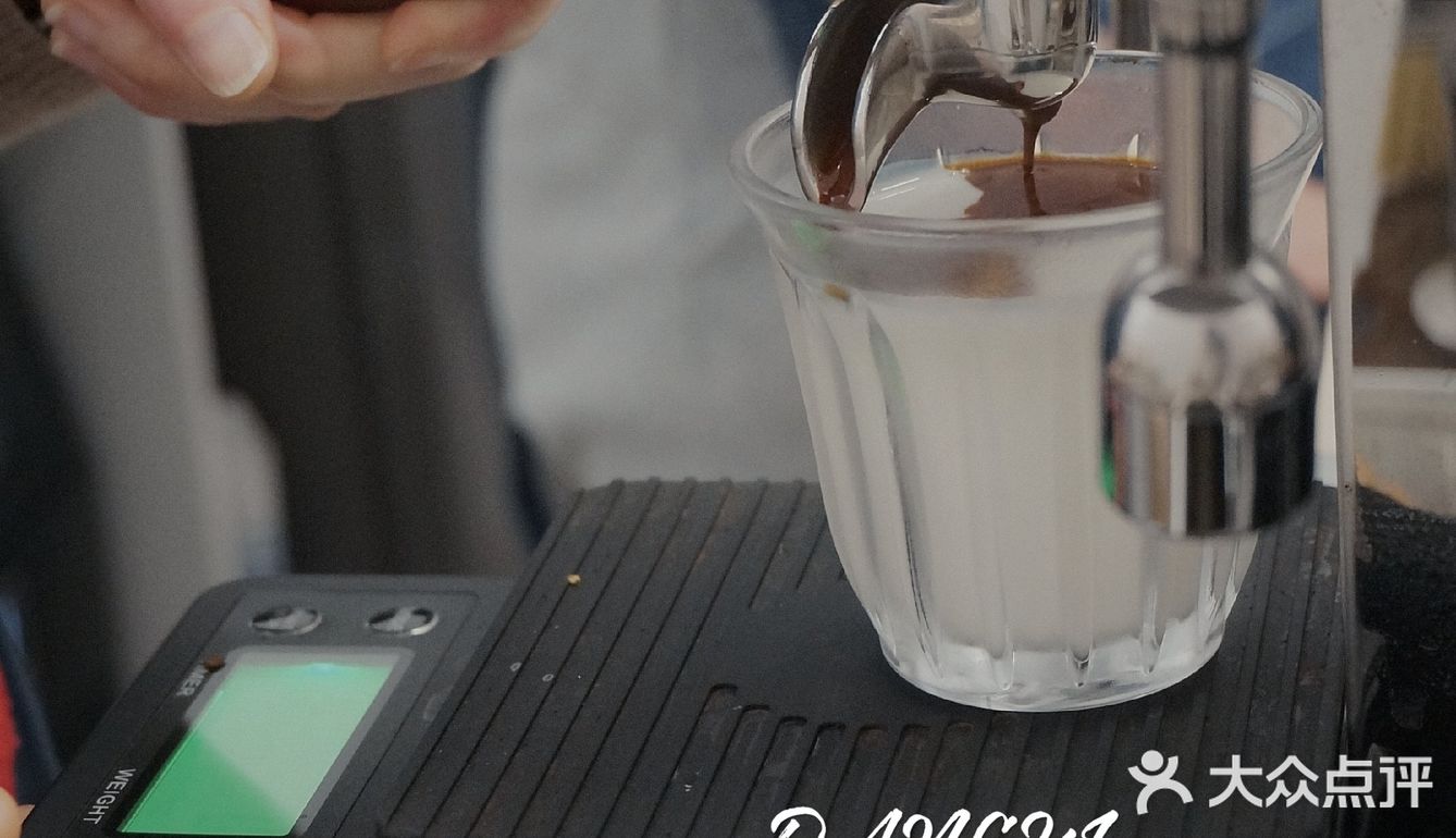 桂花深处的冰博克｜老板，把你最贵的两款☕拿来~