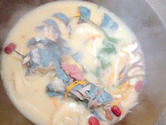 松茸鲜菌锅-咕嘟草帽鱼·牛奶一样的鲜鱼汤(包河万达广场创始店)