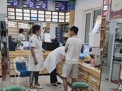 -豪门视光·星趣控·蔡司依视路眼镜代理商(中央大街店)