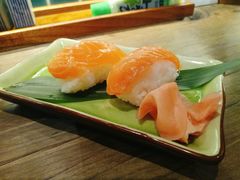 三文鱼寿司-鸟鸣门屋台料理(金帝银泰店)