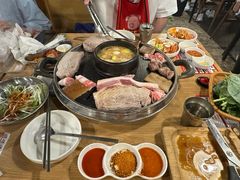-江南猪肉商会无限续吃(弘大店)
