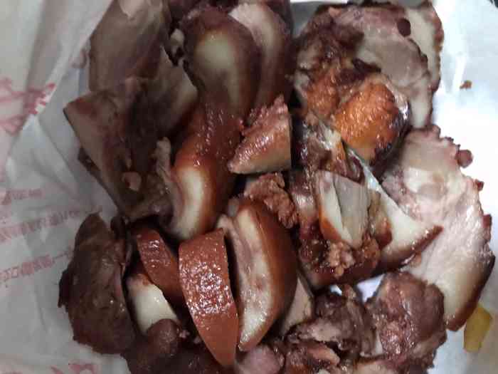 龙记武安熏肉锅盔"住处门口新开的店,看着很诱人武安锅盔.