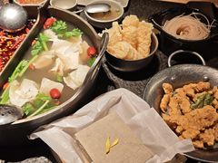 -三出山火锅(南京万象天地店)