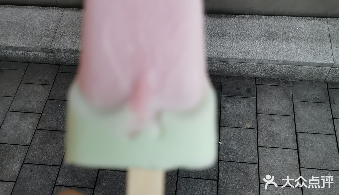 奥雪出新品啦，购于罗森便利店，个人推荐芥末绿呀