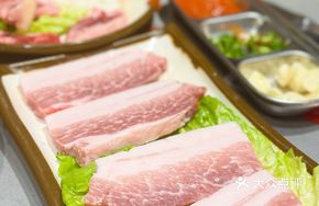 Pork Belly with Lettuce