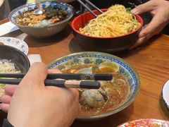 -爆炸头阿姨小四川正宗川味小吃(无任何分店)