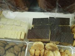 -红房子西点(汇联商厦天钥桥路店)