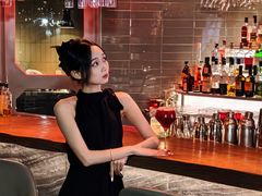 -FOUR PLAY BAR