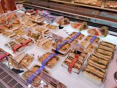 -巴黎贝甜(大宁国际商业广场店)