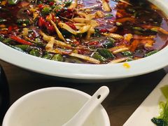 -兔行天下-鸿鹤鲜锅兔(中海国际店)